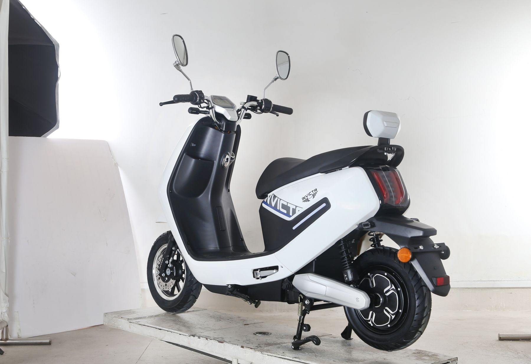 Invicta Electric MB5 Utrera