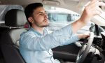 Por qué los jóvenes seguirán pagando más por el seguro del coche