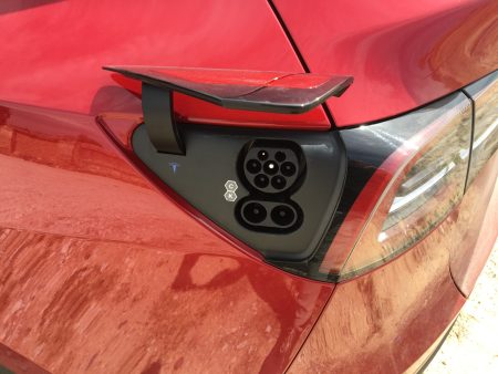 Tesla Model Y / Toma de carga