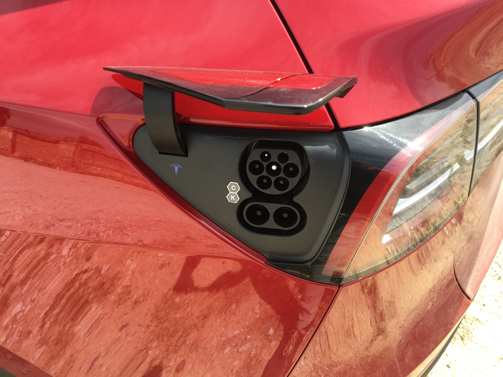 Tesla Model Y / Toma de carga