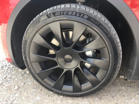 Tesla Model Y / Ruedas y frenos