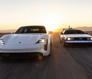 Porsche Taycan y DeLorean