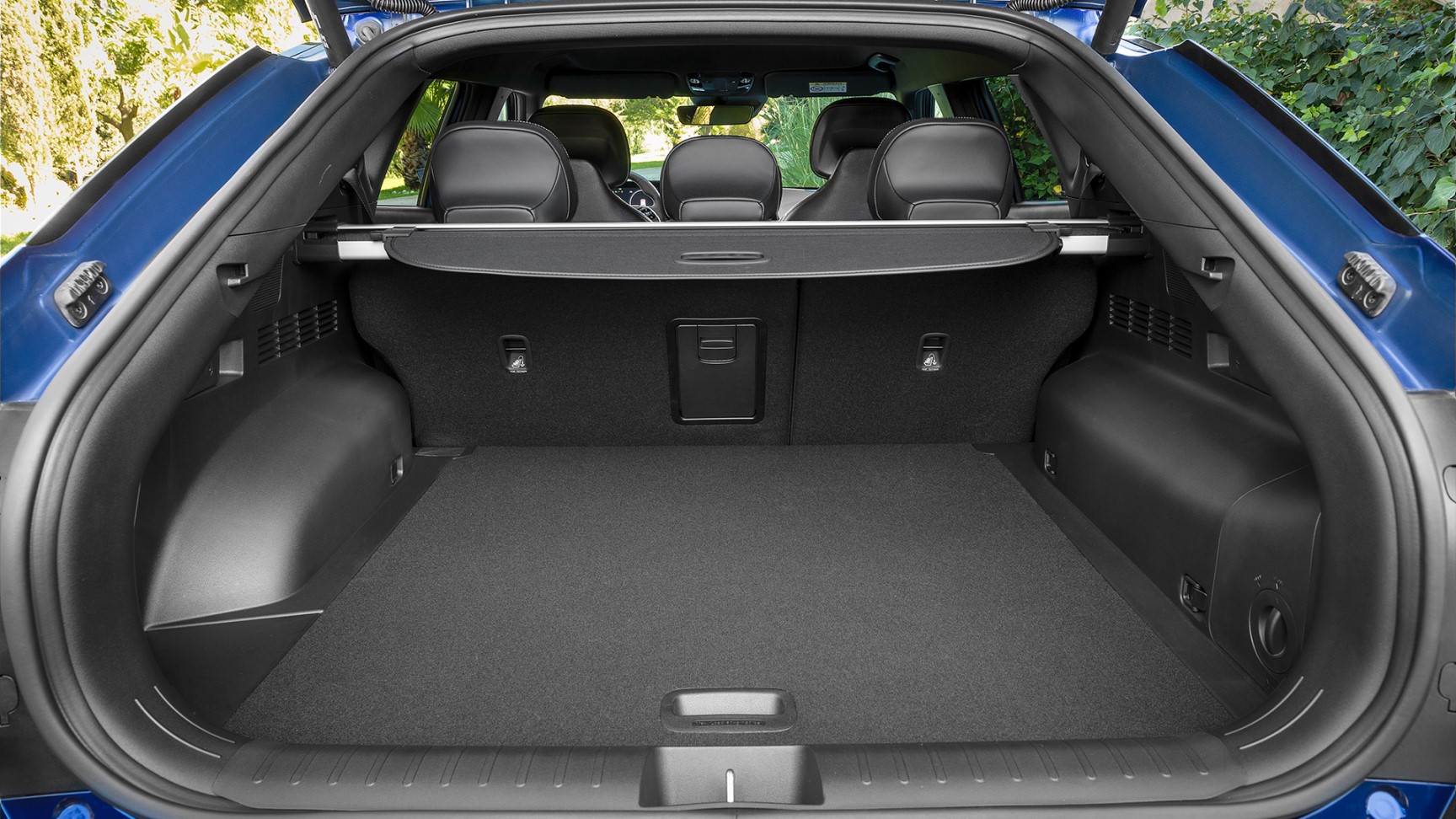 Kia EV6 / Maletero de 490 litros, con doble fondo para los cables