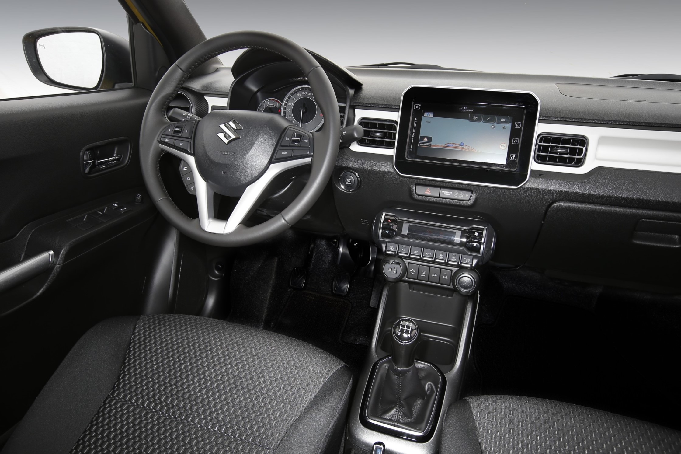 Suzuki Ignis / Microhíbrido, SUV pequeño