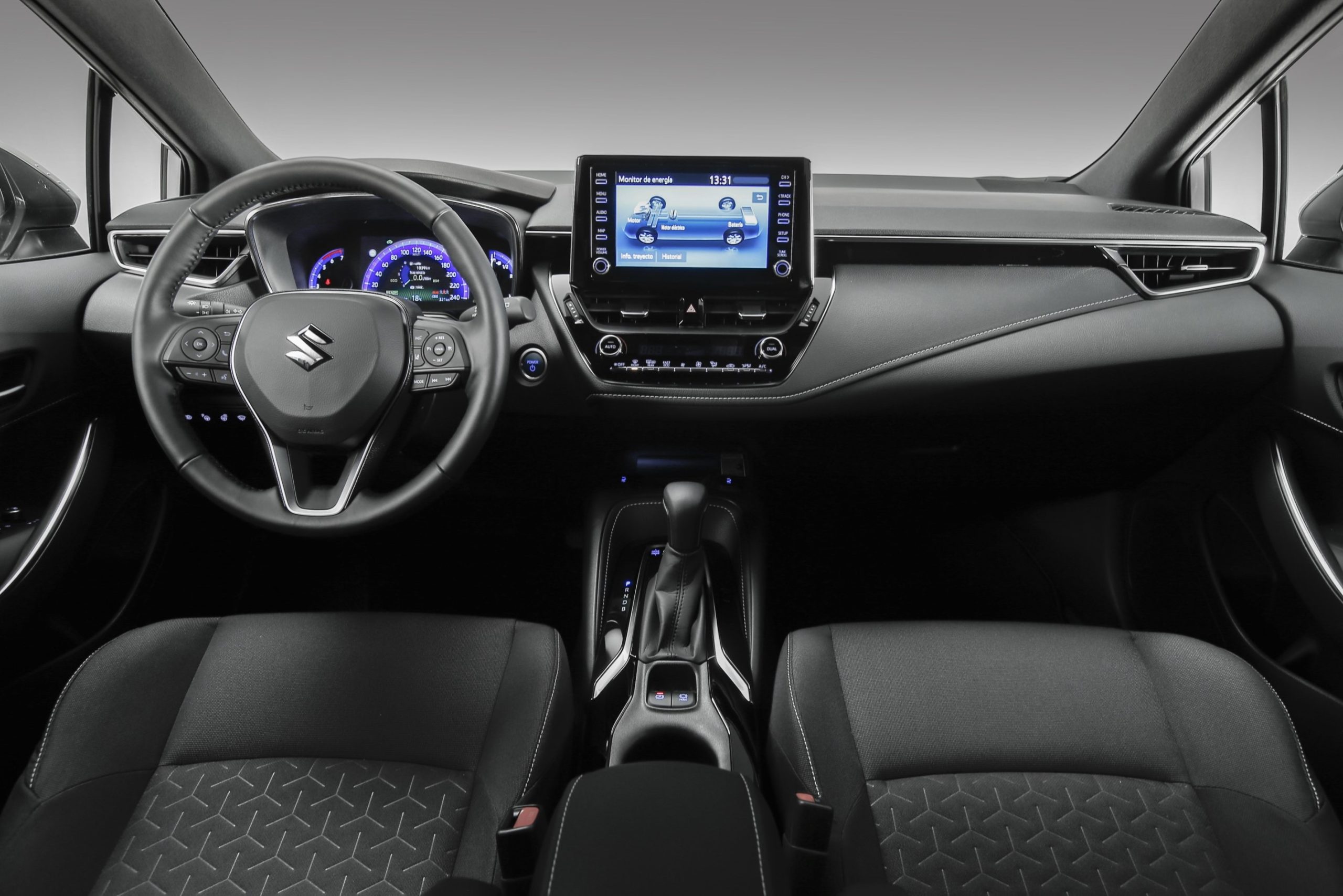 Suzuki Swace / Híbrido, ranchera media