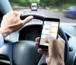 Móvil en el coche