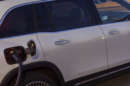 Mercedes EQB / Toma de carga