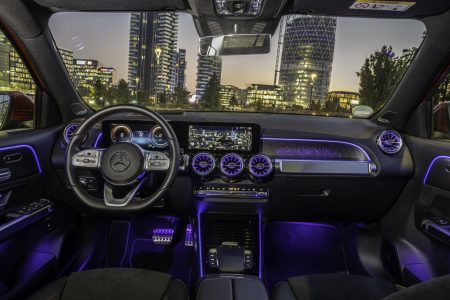 Mercedes EQB / Iluminación ambiental