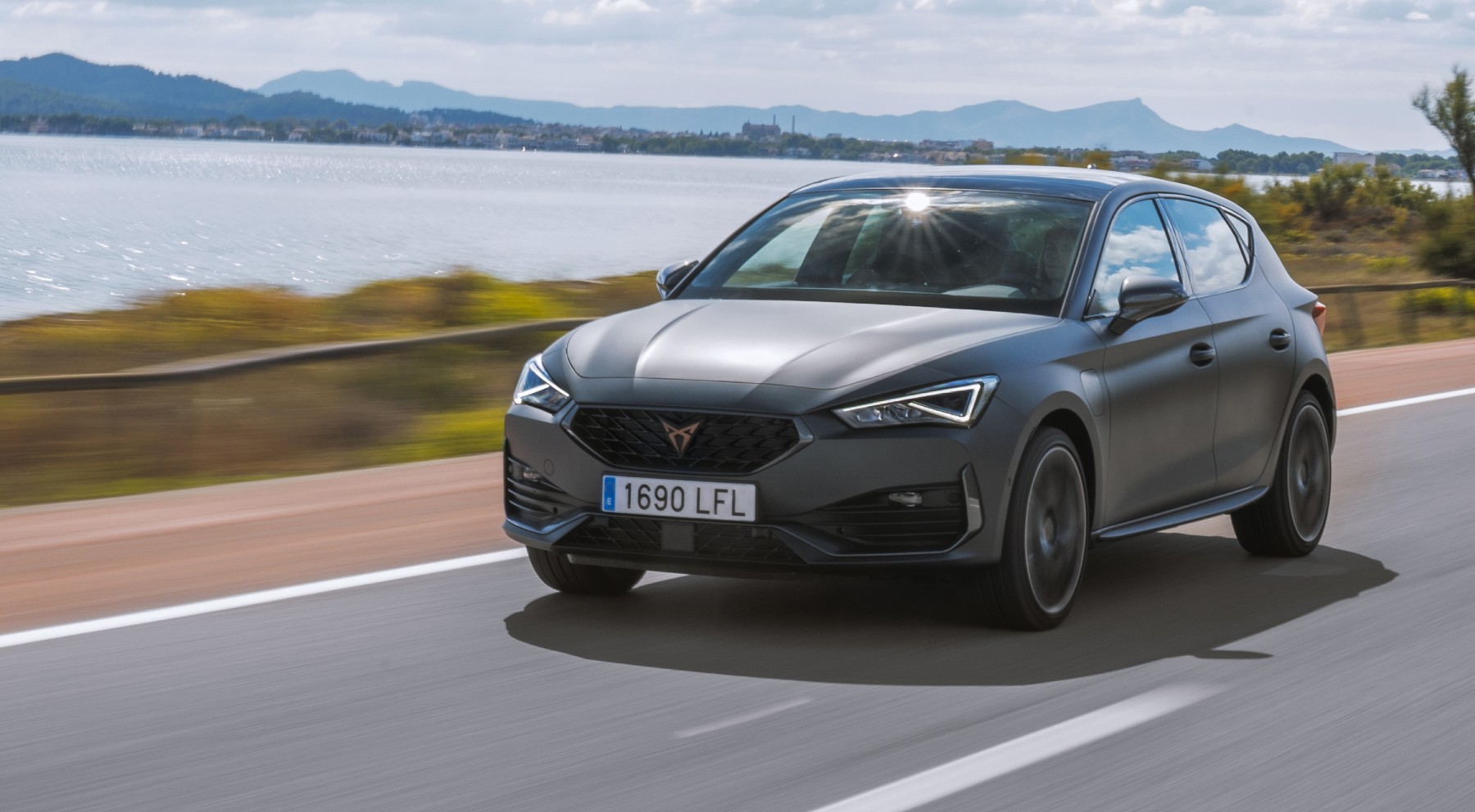 Cupra León // 38.700 euros*