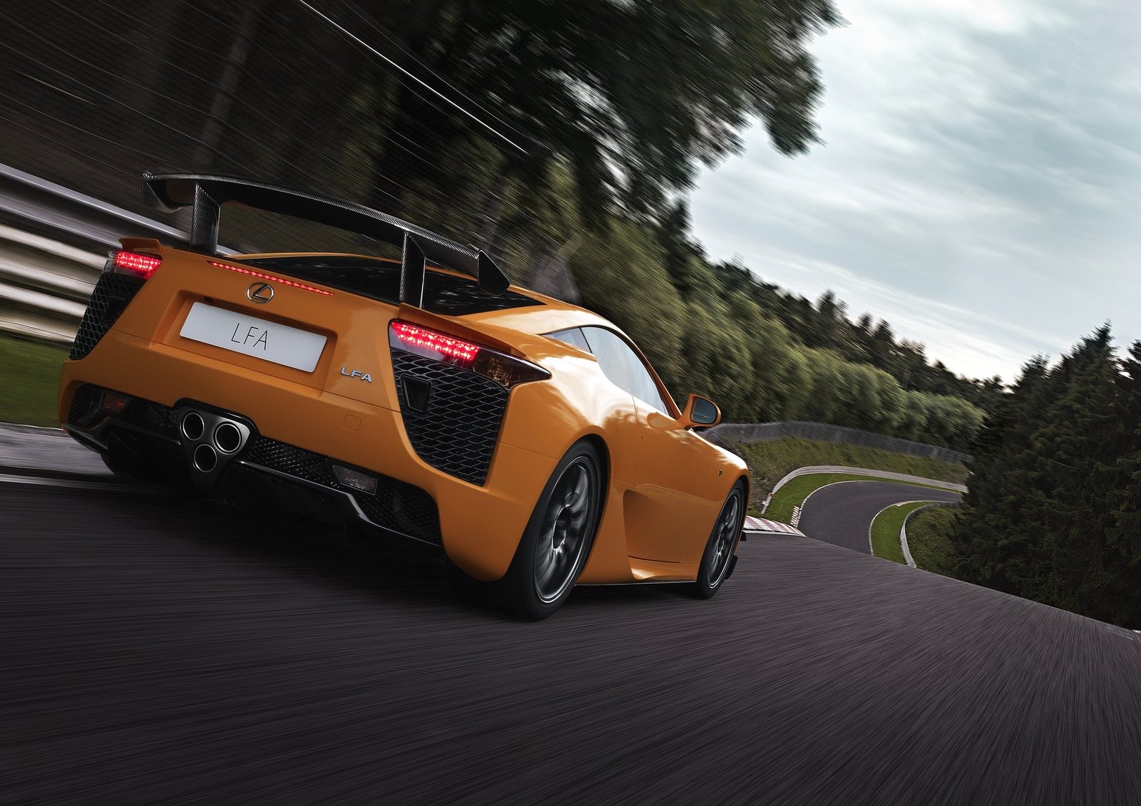 Lexus LFA 2011 / 31,6 metros
