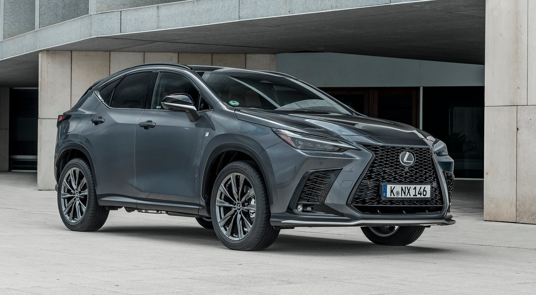 Lexus NX, protagonista en Moonfall