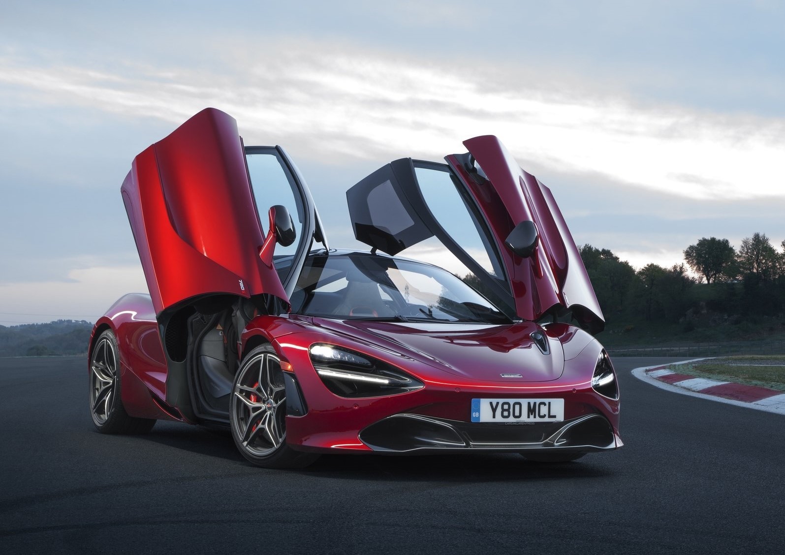 McLaren 720S 2018 / 30,6 metros