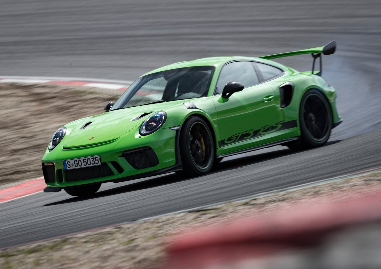 Porsche 911 GT3 RS 2019 / 28,2 metros