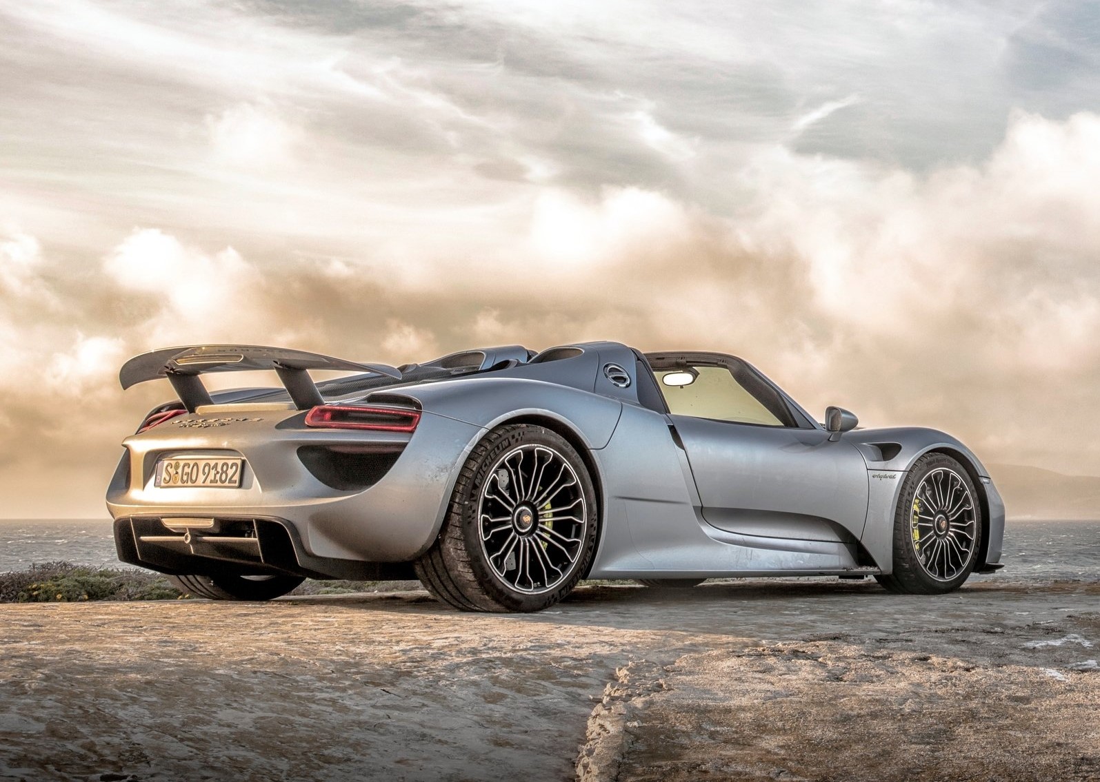 Porsche 918 Spyder 2015 / 31,4 metros