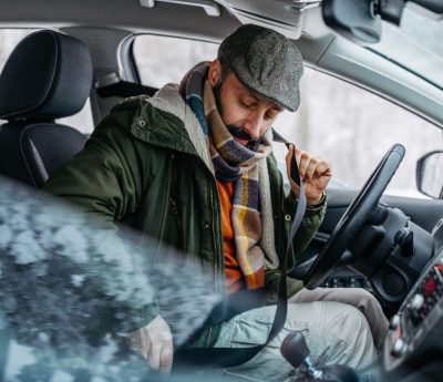 Conducir con abrigo