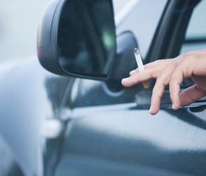 multa fumar en el coche