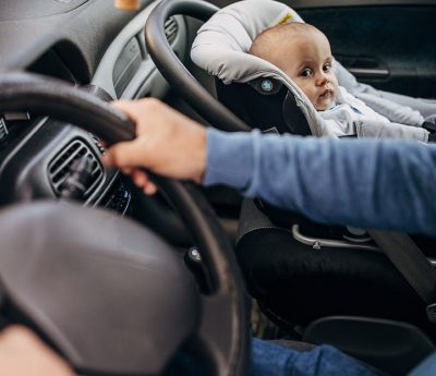 niños asiento delantero