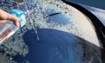 ¿Sirve el truco del agua y el alcohol para descongelar el parabrisas?
