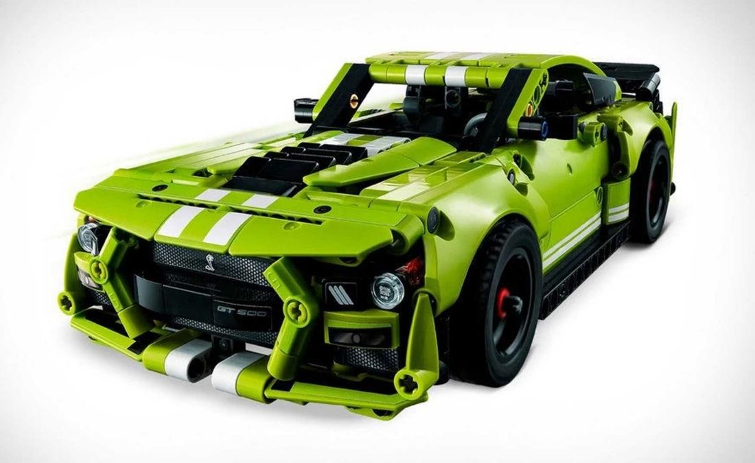 Así es el Ford Mustang Shelby GT500 de Lego.