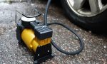 Inflador de ruedas para el coche: cómo elegir los mejores compresores