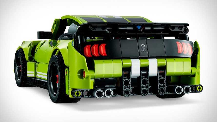 Así es el Ford Mustang Shelby GT500 de Lego.
