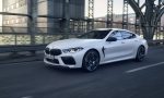 El BMW M8 mantiene sus 625 CV, pero amplía la pantalla y retoca la estética