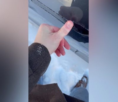 Tiradores del Tesla congelados.