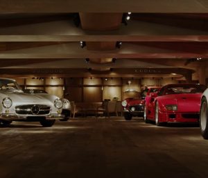 The Library: una biblioteca-garaje de lujo rodeada de coches clásicos.