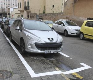 aparcar sentido contrario