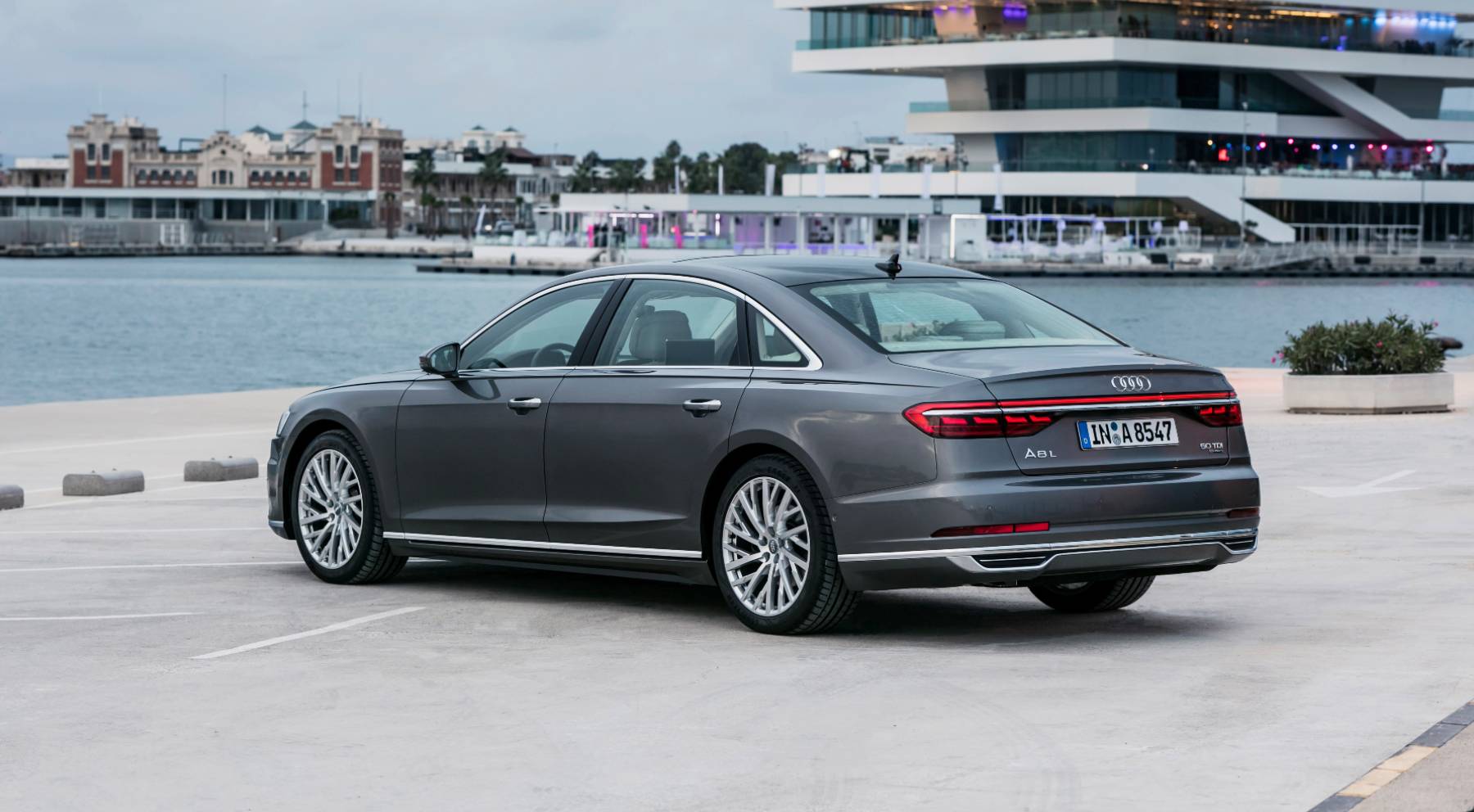 Coche Pedro Sánchez