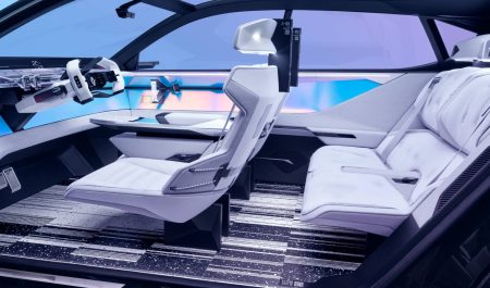 Por qué muchas marcas de coches ya no usan volantes redondos