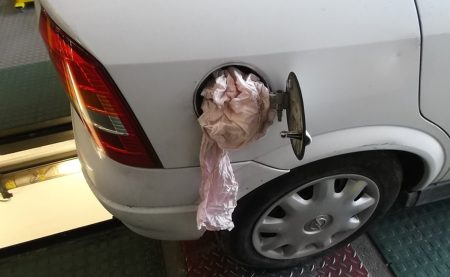 Cóctel molotov en un coche