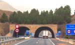 ¿Se puede adelantar en un túnel? Así lo explica la DGT