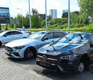 robo de ruedas. Mercedes