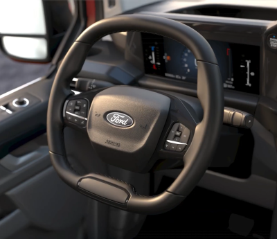El volante de la Ford Tourneo que se transforma en mesa