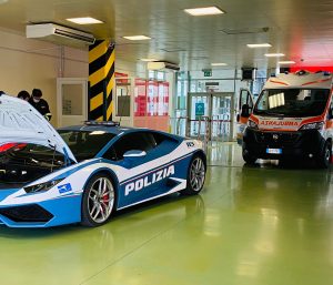 Coche de la policía italiana.