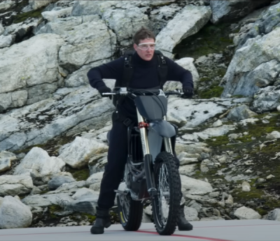 Tom Cruise salto Misión Imposible