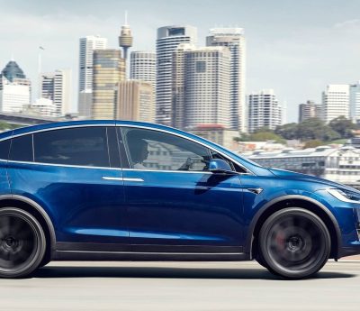 Tesla demanda accidente