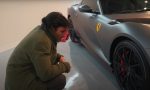 Carlos Sainz estrena un espectacular y exclusivo Ferrari de 560.000 euros