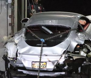 Un Ferrari cae por un ascensor en Estados Unidos.