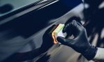 Cómo eliminar los arañazos del coche con rapidez y por poco dinero