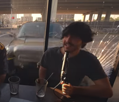 Coche choca contra cristal