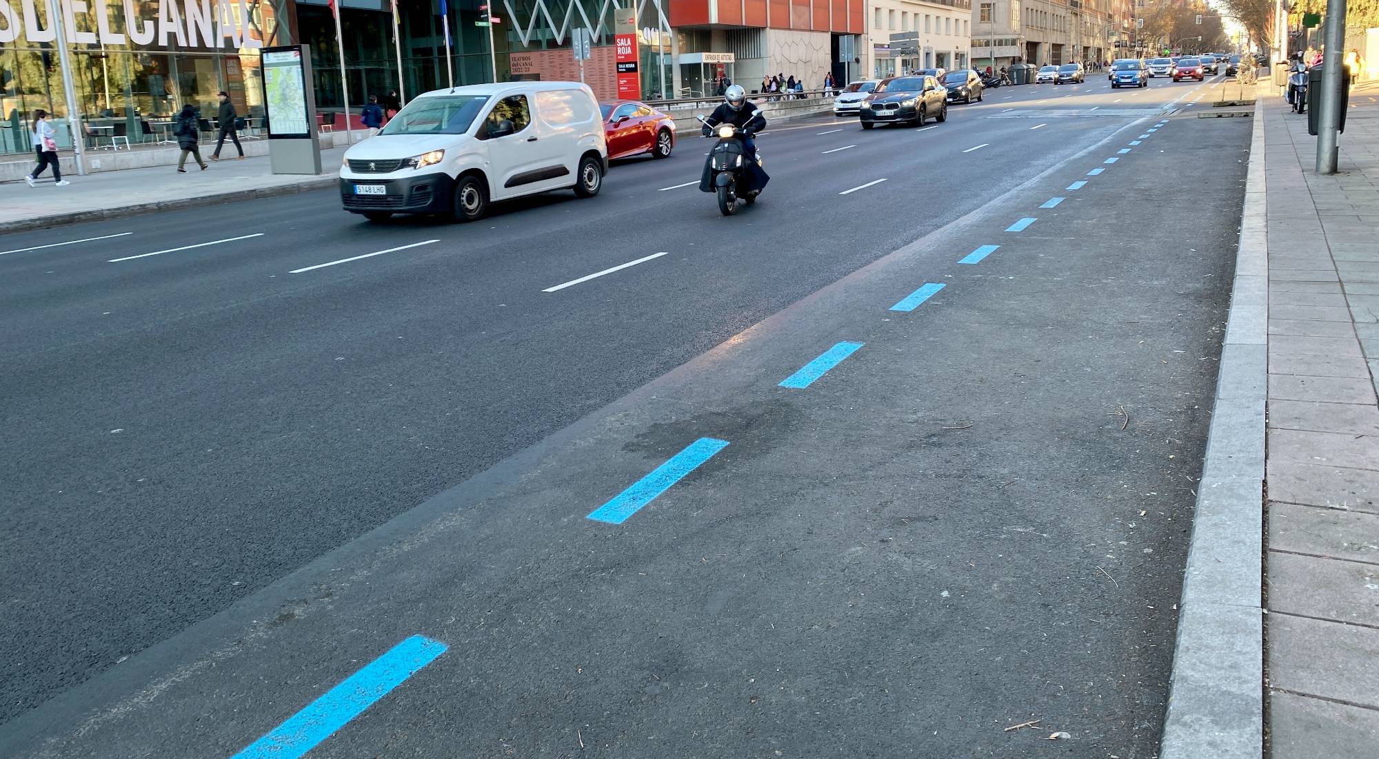 ganar dinero con coche aparcado