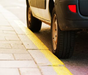 línea amarilla calzada