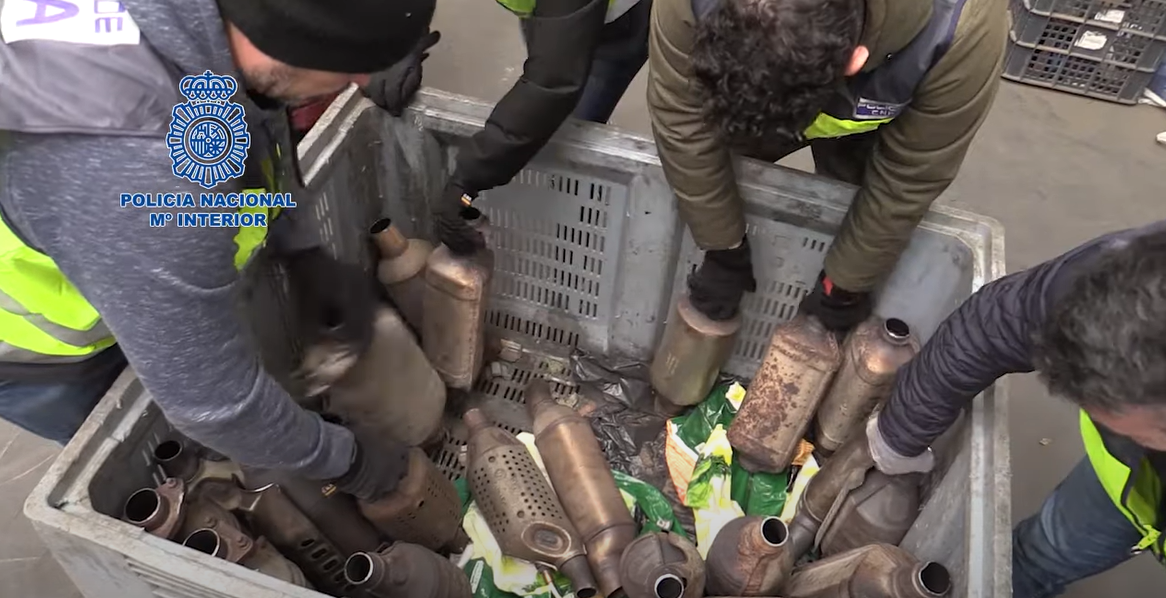 robo catalizadores policía