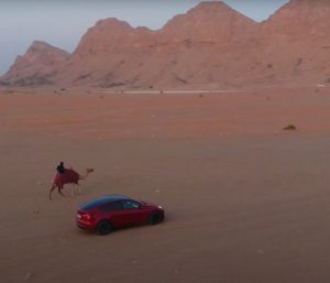 Probando un Tesla en Dubai