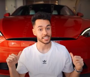 TheGrefg y su Tesla Model S Plaid.