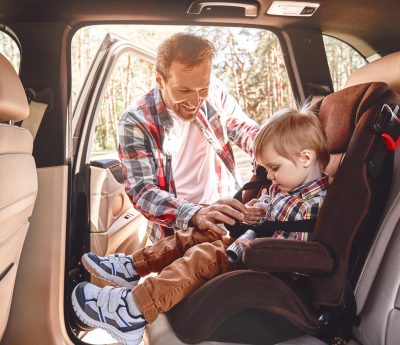 niño coche silla
