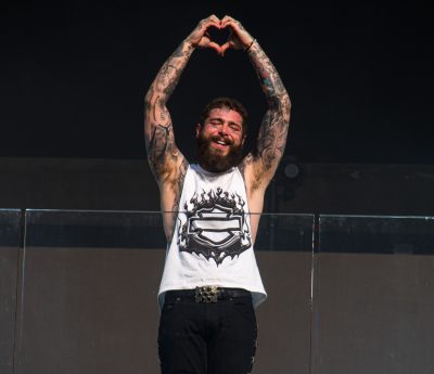 El rapero Post Malone ha sorprendido con un nuevo tatuaje.