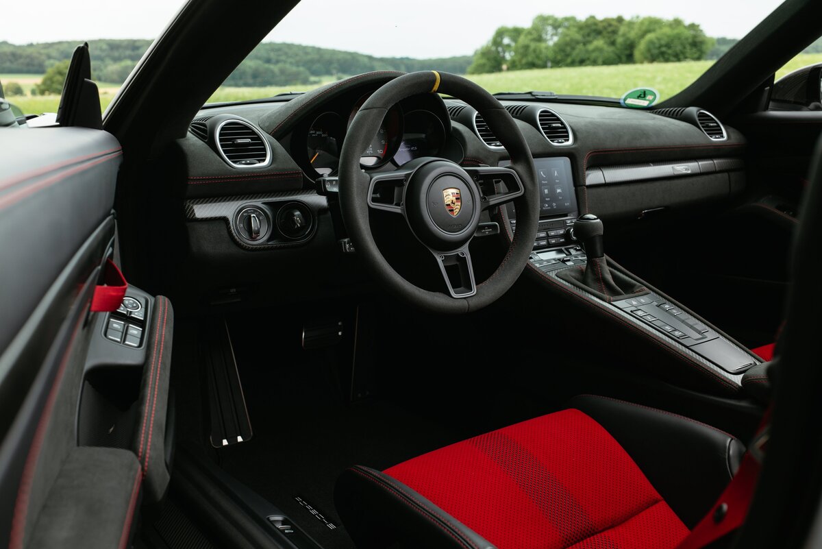 Porsche 718 Spyder RS